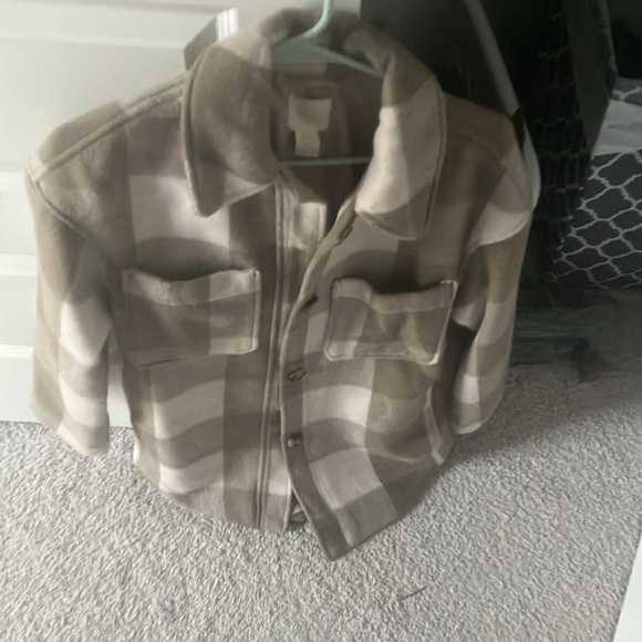 H&M Shaket - Picture 2 of 3